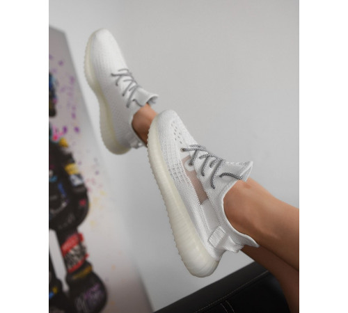 Жіночі кросівки boost білі ВТ1004 за 714 грн