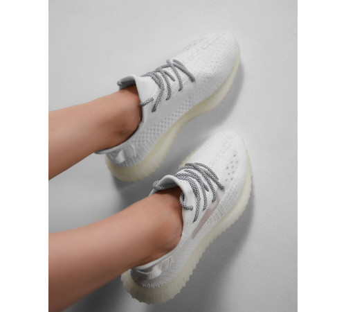 Жіночі кросівки boost білі ВТ1004