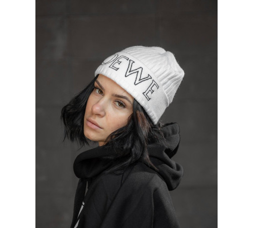 Шапка Loewe white ВТ8001 за 710 грн