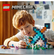Детский конструктор Minecraft MyWorld бриллиантовый меч Майнкрафт с подсветкой 1441 деталь конструктор